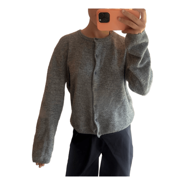 Grå strikket cardigan