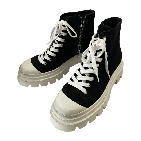 Ash boots
