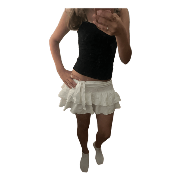 Hvid mini-nederdel