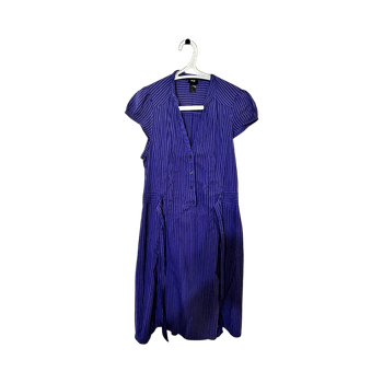 violetti raidallinen mekko