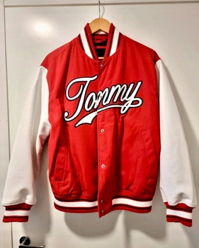 Uusi Tommy Hilfiger baseball-takki