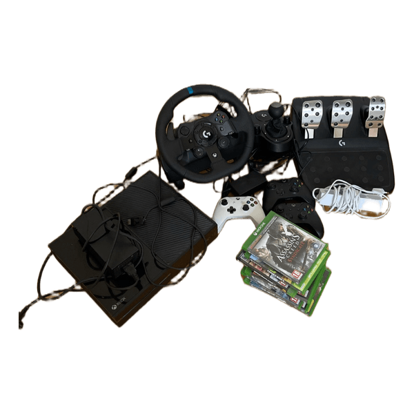 Xbox One with Logitech set