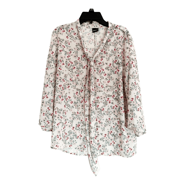 Blommig blus från Gina Tricot