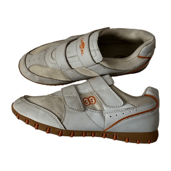 Casual sports shoes