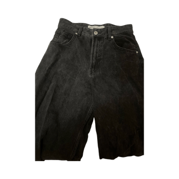 Mustat baggy farkut