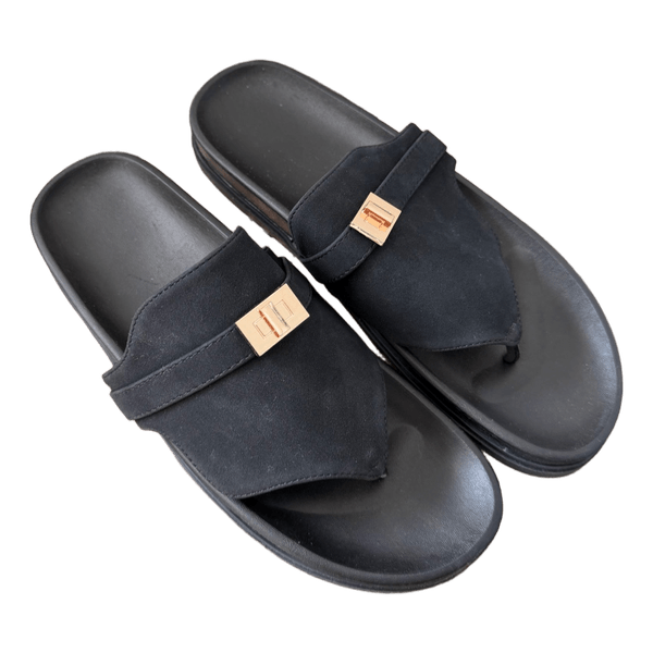 Black thong sandals