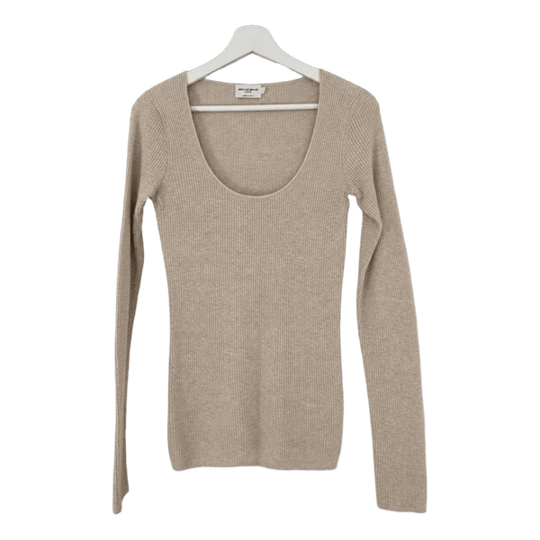 Beige ribstrikket bluse fra Mathilde Gøhler x NA-KD