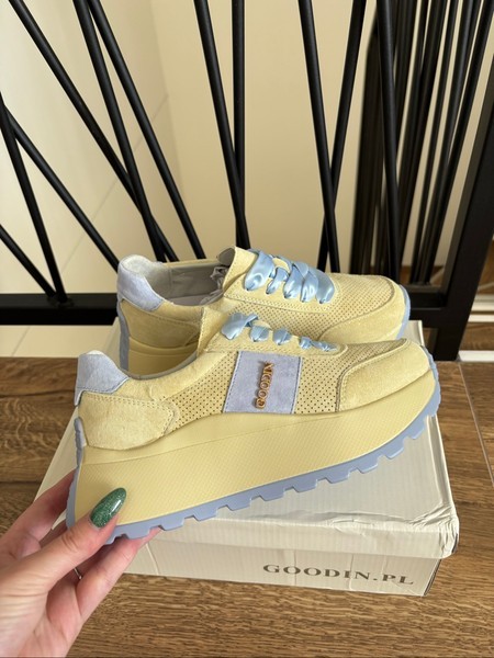 Goodin yellow sneakers