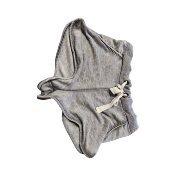 Harmaat minishortsit