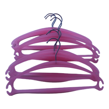 Vaaleanpunaiset lasten vaatehenkarit