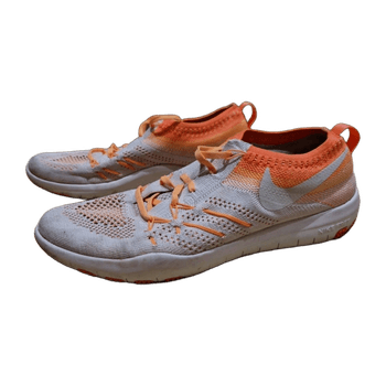 Nike sports shoes