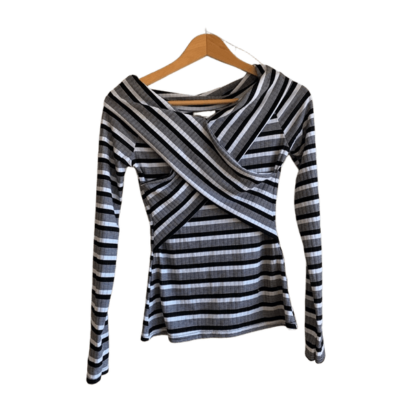 Long-sleeved top