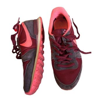 Nike sports shoes