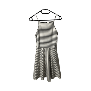 raidallinen trikoomekko