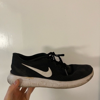 Nike sports shoes