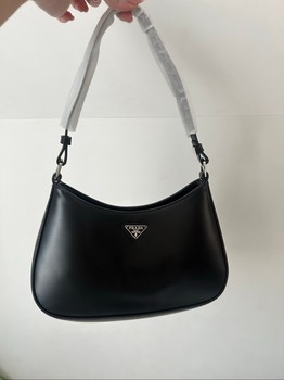 Black shoulder bag