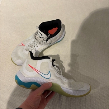 Nike sports shoes