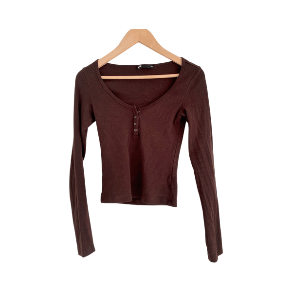 Ruskea henley paita