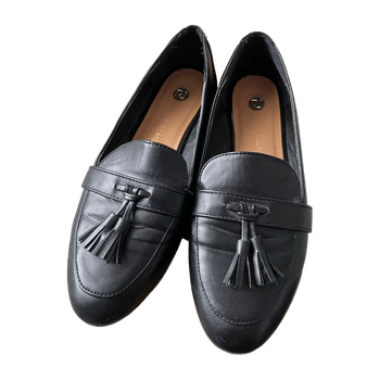 Ballerinat, RIVER ISLAND