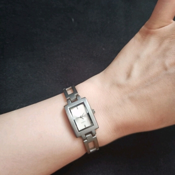 Kaupanpäälle/quartz watch