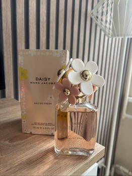 Marc Jacobs Daisy perfume