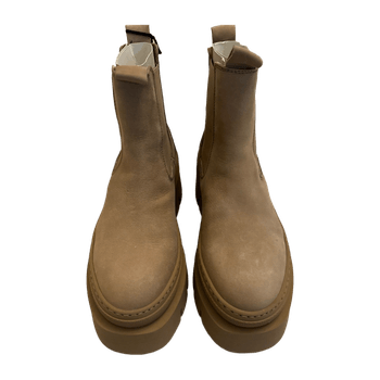 Pavement boots