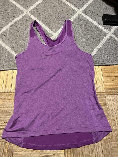 Nike Pro purple tank