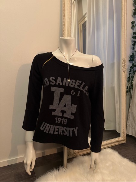 Black Los Angeles sweatshirt