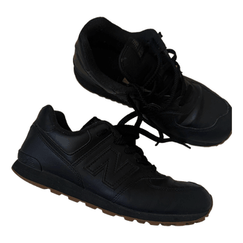 Black New Balance 574