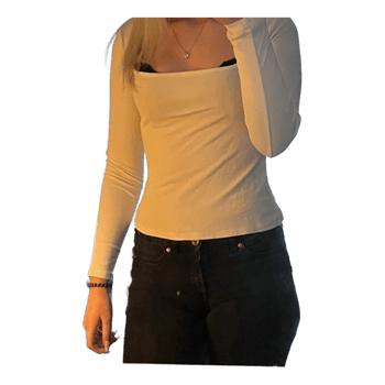 Valkoinen pitkähihainen paita