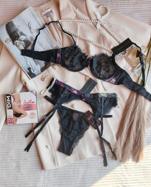 Hunkemöller lingerie set 80C/M + gift