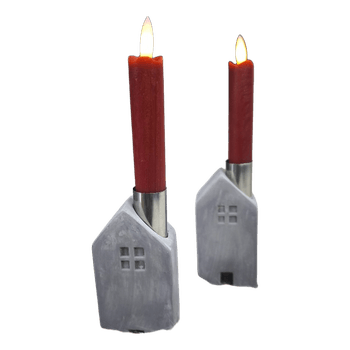 Namelių formos žvakidės