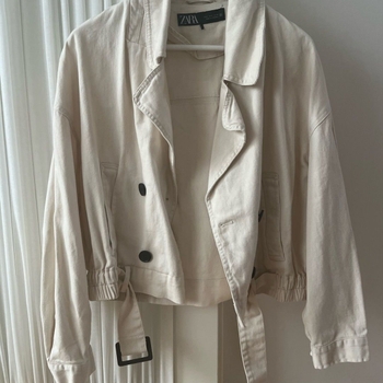 Lightweight jacket