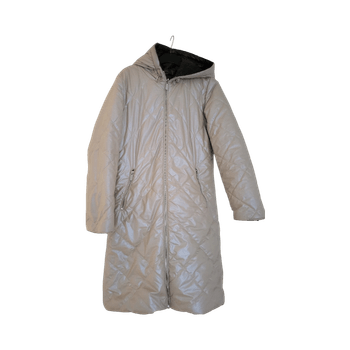 Kiiltävä toppatakki hupulla