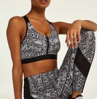 HUNKEMÕLLER sports bra
