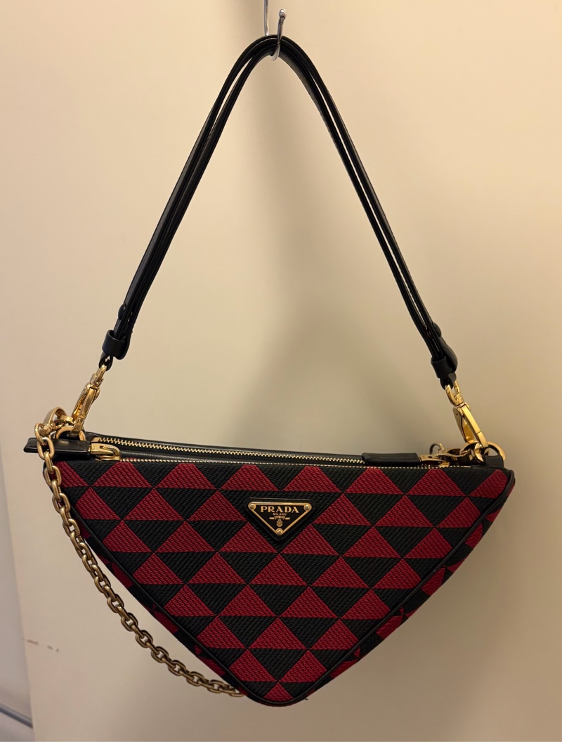 Prada Triangle Symbole