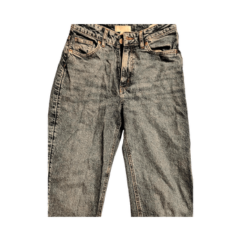 Korkeavyötäröiset uudet farkut 