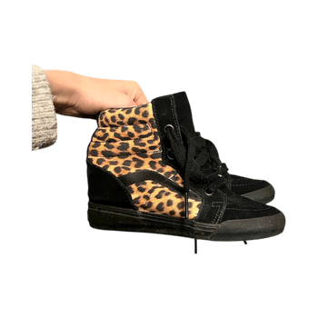 Mustat wedge lenkkarit