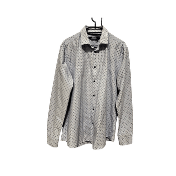  Light purple men’s dress shirt with purple dots