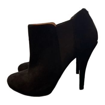 Guess boots