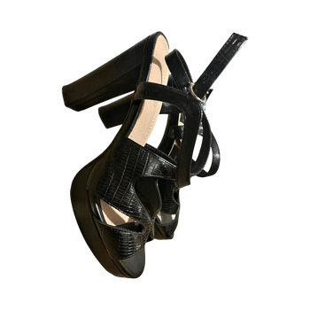 Musta korkokenkä, avonaiset