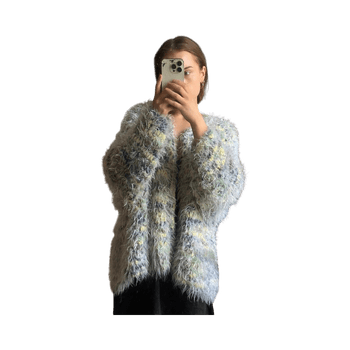  karvainen neuletakki