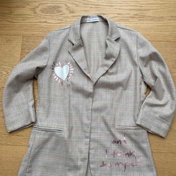 CURRUN MADRIGAL – uniikki bleiserityylinen takki, printtikuviot & tekstit – koko S