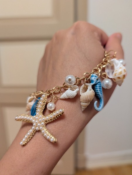 Seashell charm bracelet