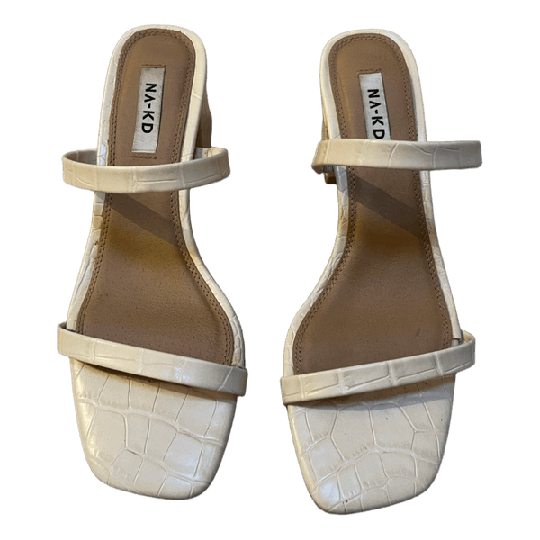 Beige hælesandaler