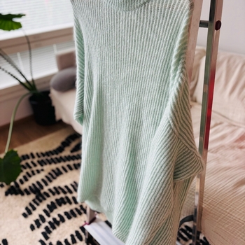 R&H Mintun värinen oversize neule