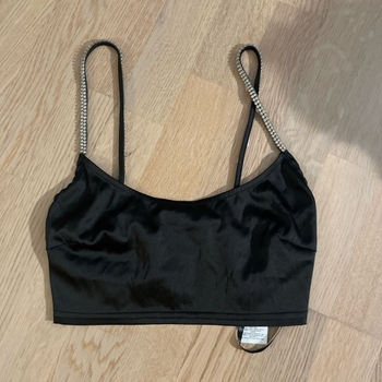 Missguded top