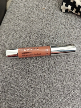 Nude lip gloss (11 sandy beach)