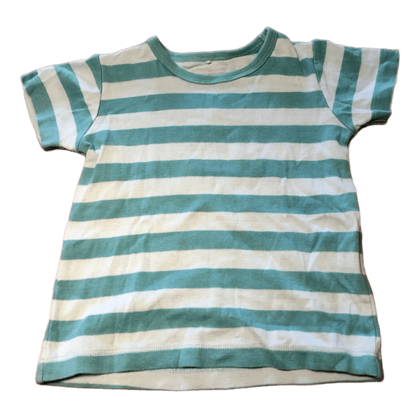 Grøn og hvidstribet t-shirt