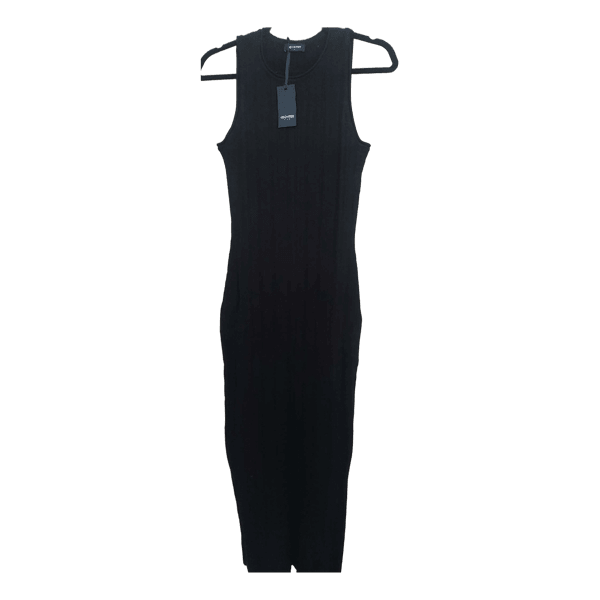 Black sleeveless dress
